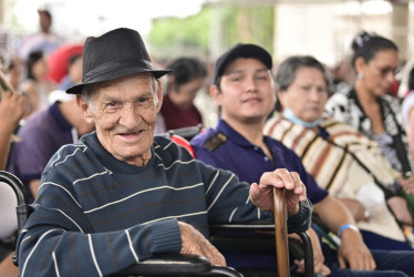 Adultos mayores de zonas rurales en Caldas esperan ser incluidos en el nuevo bono pensional, como parte del Pilar Solidario.