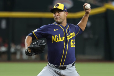José Quintana, lanzador de los Milwaukee Brewers, en la Liga Mayor de Béisbol de Estados Unidos.