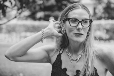 El pasado de Sara Jaramillo Klinkert vuelve a demostrarse una fuente inagotable de inspiración con 'El cielo está vacío', la cuarta novela de una autora que debutó sumergiéndose en un episodio capital de su infancia. 