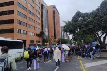 Fotos I Cortesía para LA PATRIA  Este jueves 4 de septiembre, docentes de Caldas, Quindío y Risaralda se tomaron la Fiduprevisora en Bogotá.