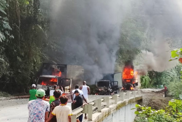En la mañana del miércoles (3 de septiembre) conductores que cubren la ruta Pereira - Quibdó reportaron la quema de varios camiones de carga.