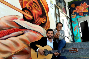Juan Carlos Valencia Ramos (trompetista) y José Leonardo Echeverri (guitarra) conforman el proyecto Cuerdas y Cuerdos. 