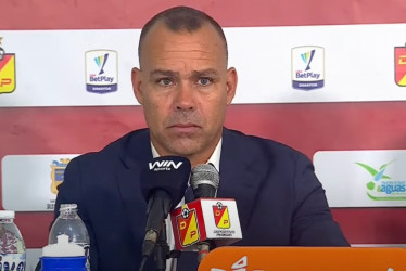 Después de la derrota del Deportivo Pereira contra Atlético Bucaramanga, a Dudamel no le gustó que la hinchada saliera aburrida y se enfrentó a un periodista 