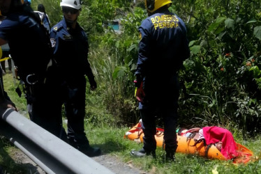 En el incendio vehicular también resultaron lesionados 5 perros 