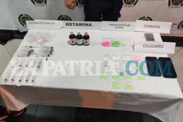 El señalado expendedor tenía también medicamentos veterinarios usados para fabricar tusi, considerados como peligrosos para la salud humana.