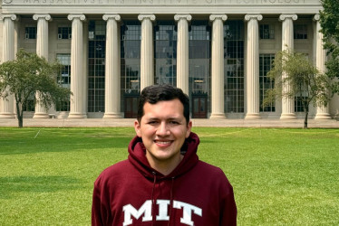 Felipe Ocampo Osorio, graduado de la Maestría en Ingeniería y del programa de Ingeniería Biomédica de la Universidad Autónoma de Manizales. 