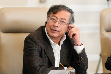 El presidente Gustavo Petro dio la orden a la Policía de dejar de comprar pistolas Glock, a pesar de que esa arma es de fabricación austriaca.