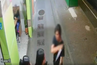 Un hombre amenazó con un cuchillo a dos mujeres que caminaban por el centro de Pereira 