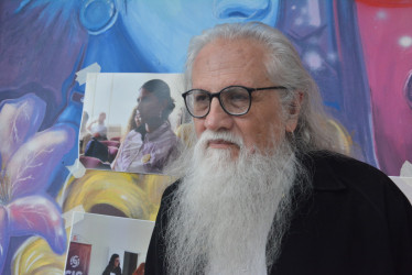 Luis Tapia Mealla, profesor invitado a la cátedra, expuso su punto de vista sobre colonialismo y movimientos sociales en la actualidad.