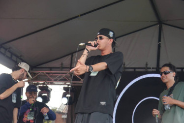 La música urbana sonó este fin de semana en Chinchiná, en el Octavo Festival La Greca, evento musical que reunió a músicos locales y de municipios vecinos, quienes dieron a conocer su talento y su arte. En la tarima se presentó la agrupación Corrosivo Rap Chinchiná.