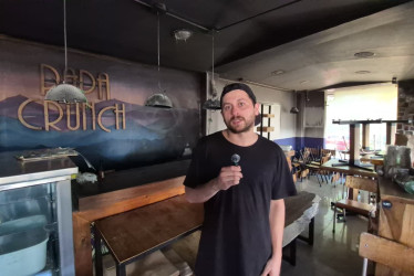 Papa Crunch cumplió 11 años de historia en Manizales. El diseñador industrial Felipe López pide ayuda a la comunidad para mantenerse luego de un incendio.