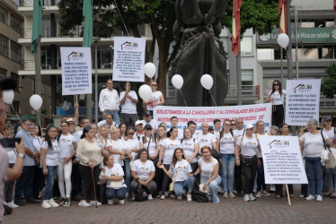 Cerca de 100 familiares de presos en China se reunieron en la Plaza de Bolívar de Pereira para pedir a la cancillería repatriación de sus seres queridos 