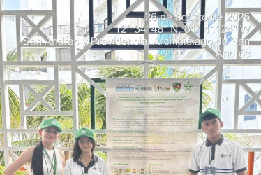 Foto I Cortesía Sena I LA PATRIA  En San Andrés se llevó a cabo el Encuentro de Semilleros de Investigación. Por Caldas estuvieron aprendices del oriente. La la instructora Diana Cristina Ballesteros Delgado y los aprendices Daniela Montañez y Santiago Serna.