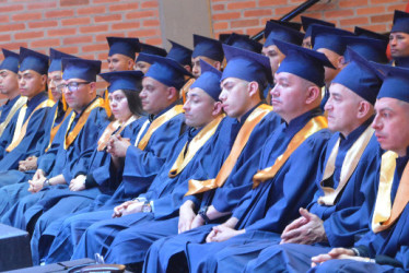 Fotos | Freddy Arango | LA PATRIA  Parte del grupo de nuevos técnicos, de la empresa Súper de Alimentos, formados en un convenio con el Sena Caldas. 