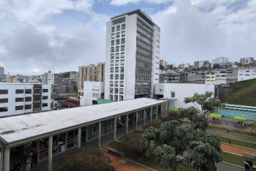 Foto I Cortesía U. de Manizales I LA PATRIA  Mil 700 millones de pesos invertirá la Universidad de Manizales para contar con energía solar en el 80 por ciento del consumo en energía eléctrica. Unos paneles será ubicados en el techo de acceso a los validadores de la Universidad.