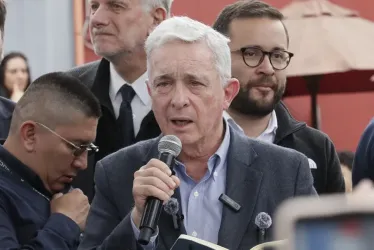 Álvaro Uribe Vélez.