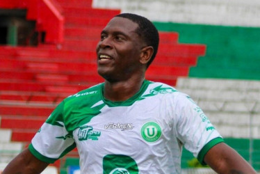 Según El Comercio, de Ecuador, Bryan Angulo jugó 11 partidos con Liga de Portoviejo antes de ser atacado con arma de fuego.