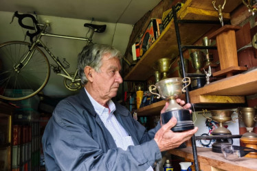 Don Ramiro Henao ha sido patrocinador de figuras del deporte de Manizales y Caldas como Santiago Amador, Diana Carolina Peñuela, César Grajales, Jorge Mario Jaramillo, Oscar Humberto Flórez, Celio Roncancio.