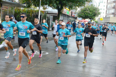 2 mil atletas aceptaron la invitación y participaron en la Carrera del Corazón, en Manizales.