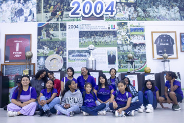 Las niñas del proyecto Letreando vivieron en Manizales una jornada que jamás olvidarán. Felices en el estadio.