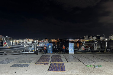 Unidades de Guardacostas de la Armada de Colombia, incautaron 1.9 toneladas de clorhidrato de cocaína que se encontraban ocultas al interior de un contenedor a bordo de un buque de carga para el transporte marítimo, que tenía como destino final un puerto en España.