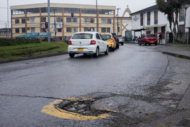 Este es el hueco en la esquina de la calle 53C, al lado del Monasterio de la Visitación.