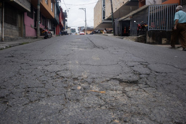 Los huecos que están en la salida de Villamaría.