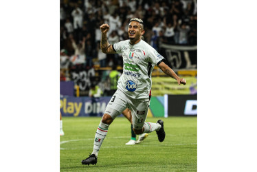 Con un gol de Jerson Malagón, el Once Caldas venció 0-1 en Bogotá a La Equidad. Jugó con 10 casi todo el partido por la expulsión de Robert Mejía.