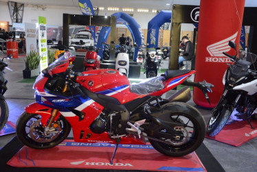 Como esta, varias motocicletas resaltan por su imponencia en el Motofest Manizales. La feria comercial y deportiva se extenderá hasta este domingo con motos para todos los gustos.