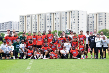 La Federación Colombiana de Fútbol se vio obligada a hacer un cambio en la convocatoria de sus jugadores, por la lesión de uno de sus defensores.