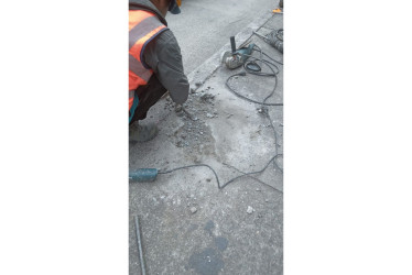 Funcionarios de la Secretaría de Infraestructura de Manizales hicieron ayer le arreglo en este punto de la ciudad.