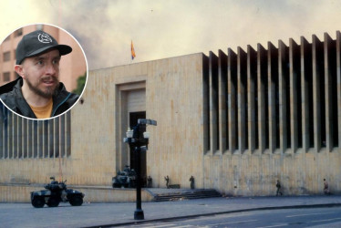 David Marín García, autor del libro 'Perdida en el fuego', obra basada en la reconstrucción tridimensional del Palacio de Justicia de Bogotá, tomado por el M-19 en 1985.