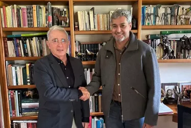 Álvaro Uribe Vélez y Mario Abdo Benítez, expresidentes de Colombia y Paraguay.