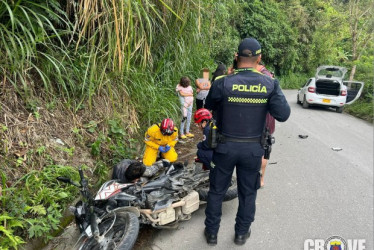 Foto| Bomberos| LA PATRIA  Un motociclista lesionado.