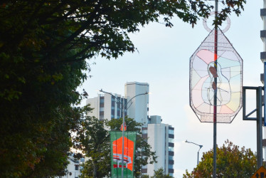 El alumbrado navideño empieza a tomar su lugar en Manizales. Vea las postales que dejan las instalaciones en vías principales de la ciudad. Conozca cuándo sería encendido.