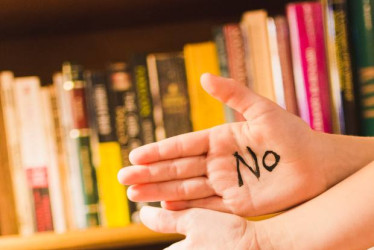  Imagen I Tomada de Freepik I LA PATRIA  La Personería de Manizales exige acciones ante posibles caso de matoneo y vapeo en colegio.