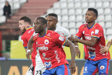 Deportivo pasto, que recientemente jugó en Manizales por Copa BetPlay, está entre los cinco clubes sancionados por la SIC por elaborar un sistema que desincentivó la transferencia de jugadores.