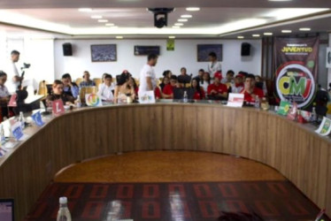 El debate con los aspirantes al Consejo Municipal de Juventud se llevó a cabo en el Concejo Municipal de Chinchiná.