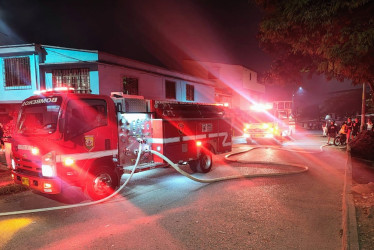 Las causas del inicio del incendio aún no han sido esclarecidas, pero el Cuerpo Oficial de Bomberos se encuentra realizando la investigación. 