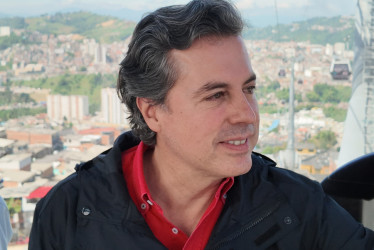 Juan Manuel Galán, precandidato presidencial del Partido Nuevo Liberalismo, durante su viaje por el Cable Aéreo de Manizales. 