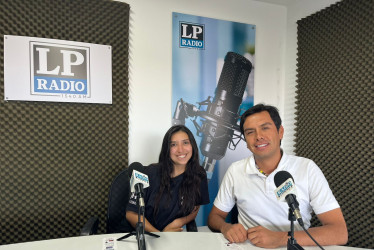 María Paula Romero y Van Bredy Gallego, integrantes del grupo juvenil de teatro El Escondite de Manizales 