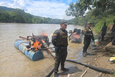 La Policía encontró y destruyó siete complejos para la minería ilegal en el suroccidente de Antioquia.