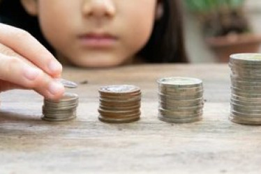 Tras el supuesto abuso, el sujeto le dio unas monedas a la niña para que comprara un bombón.