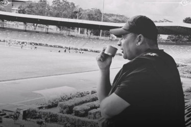 Nadid Rocha Martínez hizo parte del Deportivo Pereira en el año 2000, trabajando en el cuerpo técnico de Walter Aristizábal 