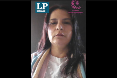  La caldense Nancy Restrepo Muñoz es integrante de la Red de Escritoras de Caldas y lee su poema sobre la Selva de Florencia en Samaná (Caldas) 