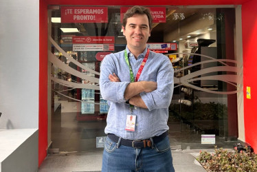 "Si las crisis no llegan de afuera, uno debe provocarlas para ir por más", dice Santiago Rivera Botero, el manizaleño que lidera la estrategia comercial de una multinacional en Colombia.