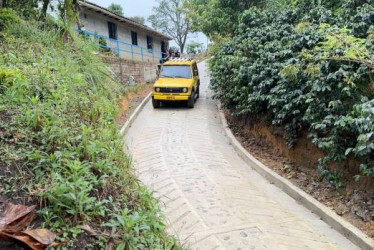 Fotos I Cortesía Sena I LA PATRIA  Un grupo, en su mayoría mujeres, construyeron placa huella como parte de su proceso formativo en Caldas.