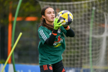 Ella es Sofía Prieto Restrepo, la manizaleña que integra la nómina de la Selección Colombia que disputará el Mundial Sub-17 Femenino. A los 12 años se vinculó a la Escuela Sarmiento Lora y hoy es portera del Deportivo Cali, campeón de la Liga Femenina.