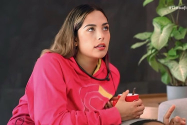 Tina, la melliza manizaleña, ya está entre los 10 mejores participantes del Desafío Siglo XXI. Sueña con el título y el premio de $1.200 millones.