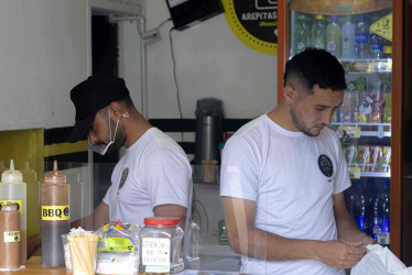 En la actualidad Arepas de Mamá tiene su fábrica en el barrio Vélez y cuenta también con punto de venta en el sector de El Triángulo, al frente del Oxxo.